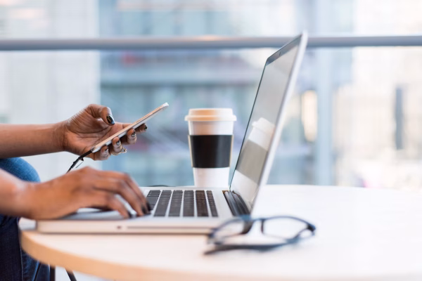 Transforme o ensino corporativo com inovação da plataforma LXP
